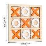 Un jeu de Tic Tac Toe en bois avec des pièces oranges et blanches.
